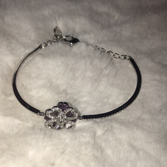 Authentic Swarovski four leaf clover bracelet - Picture 1 of 10